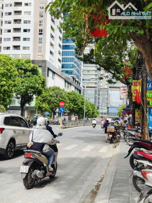 Hiếm!! Oto vào 1 nhà ra Phố Vũ Trọng Phụng ngõ thông kdoanh, 105m2 x mtiền 7m. Giá 41.6 tỷ