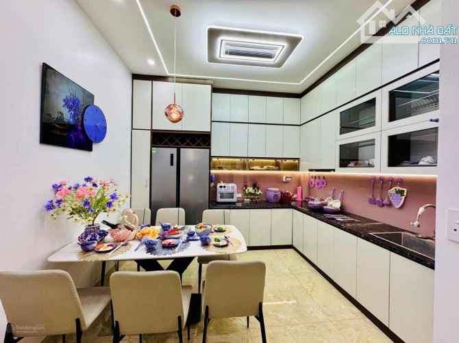 BÁN NHÀ ĐẸP PHỐ LƯƠNG KHÁNH THIỆN – 40M² X 5 TẦNG, CÁCH PHỐ 30M – GIÁ 7.62 TỶ