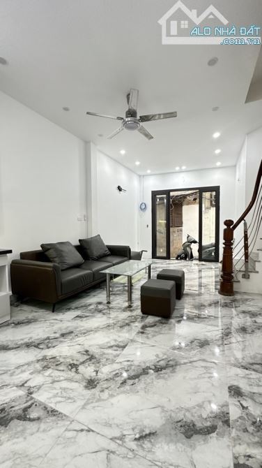 Quá hiếm! Nhà dân xây 46m2 Minh Khai, lô góc, 4 tầng, 4 ngủ, ô tô đỗ cửa, chỉ nhỉnh 7 tỷ