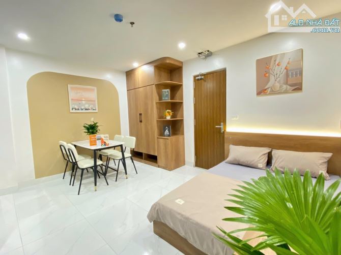 SIÊU PHẨM HỒ ĐỀN LỪ – CCMN 8 PHÒNG FULL ĐỒ – THANG MÁY XỊN, OTO ĐỖ CỔNG – CHỈ HƠN 9 TỶ!