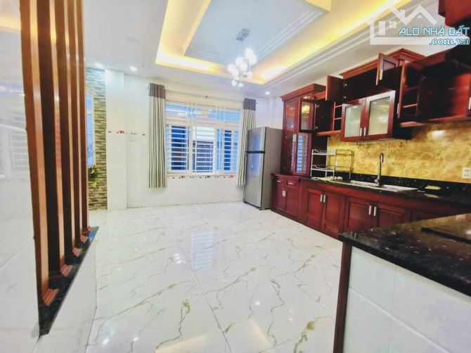 Bán CHDV cao cấp khang hiếm Mặt tiền Quận Phú Nhuận mà giá hẻm .Ngang 6.8m x12.91m, 5 lầu - 2