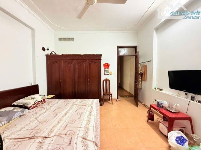 PHỐ CHÙA HÀ, 80M x 5T, MT 4.3M, KHÔNG NGẬP15 TỶ (TL), 30M RA Ô TÔ, DÂN XÂY