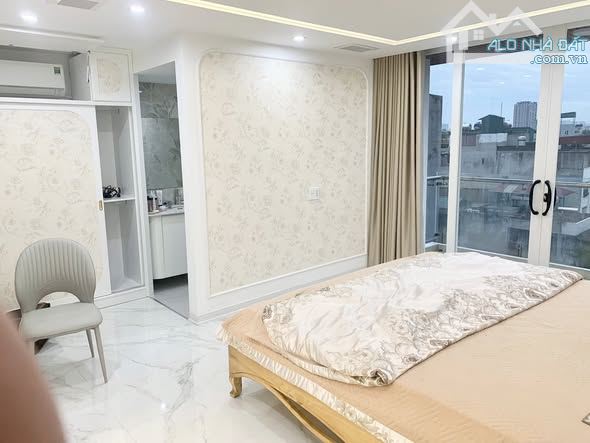 Siêu Phẩm ! Phố Nhật Chiêu Lô Góc Thang May View Hồ Tây Cách 1 Nhà Ra Phố 25 Tỷ