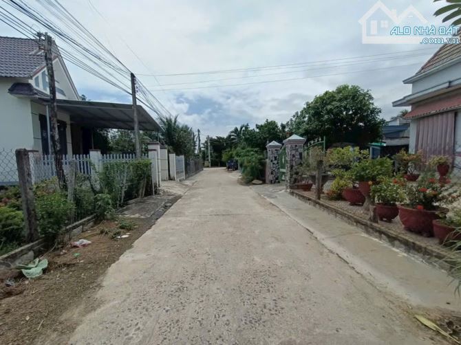 Bán đất Bình Lộc mặt đường bê tông nội thôn sát bên Hương Lộ 39 - giá rẻ xây nhà an cư - 2