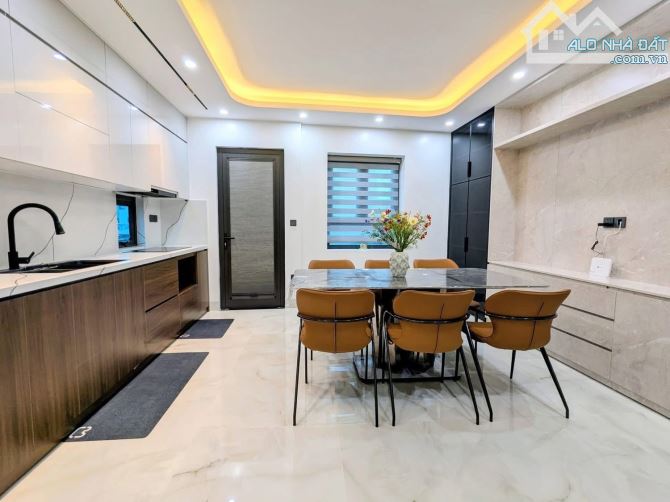 Mặt ngõ kinh doanh MINH KHAI – GỐC ĐỀ 45m2 – thang máy nhập khẩu, nhà mới kính coong ! - 2