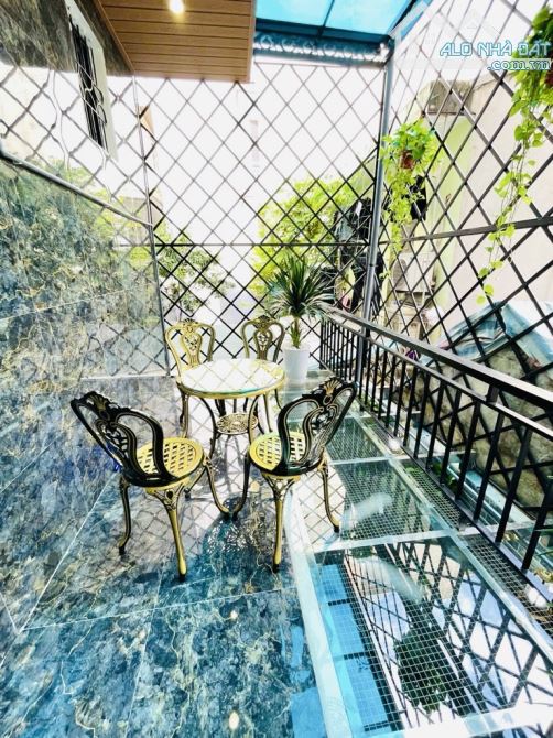 Cạnh Đền Lừ- Sát oto, Dân trí cao-38m x 4T, sẵn 4 phòng ngủ, tặng nội thất- 7.4 tỷ