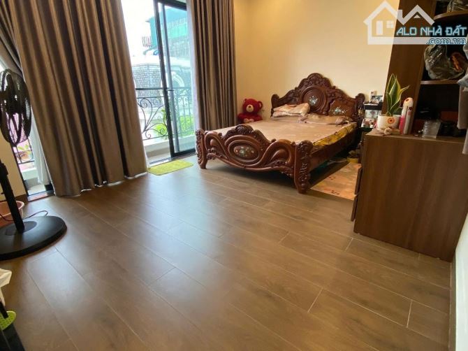 Tân Mai ,diện tích 51m. 8tầng . MT 5m. Giá 24 tỷ Hoàng Mai