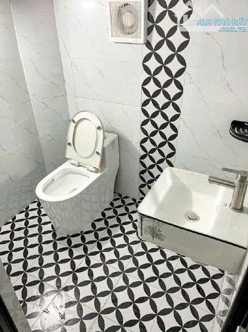 Cần bán 50m2 Nguyễn Đức Cảnh, 4 tầng, mt 5m, 1 bước ra phố, giá nhỉnh 8 tỷ