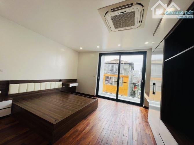 Bán siêu phẩm mặt phố - Hai Bà Trưng - 73m2 x 5 tầng thang máy- Kinh doanh sầm uất