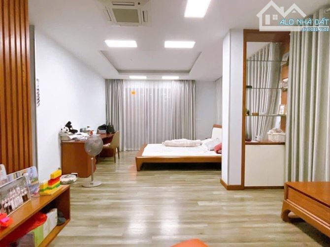 Bán căn biệt thự KĐT Linh Đàm 230m 5T thang máy - Căn góc - Vỉa hè 68 tỷ