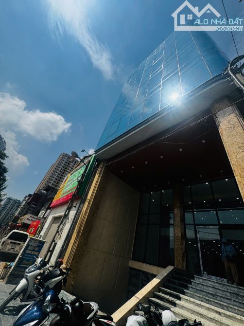 Toà VP Mặt phố view sông, đẳng cấp thương hiệu, lô góc 3 thoáng. 200m2, 9 tầng, mt 10m