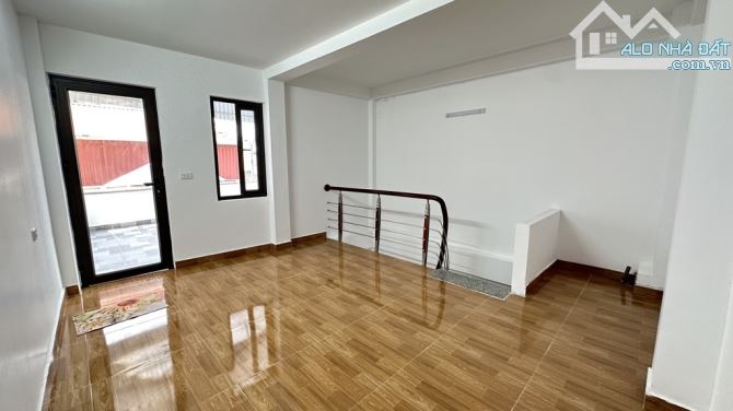 Quá hiếm! Nhà dân xây 46m2 Minh Khai, lô góc, 4 tầng, 4 ngủ, ô tô đỗ cửa, chỉ nhỉnh 7 tỷ