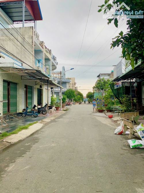 CHÍNH CHỦ CẦN BÁN GẤP ĐẤT ĐẸP LONG AN