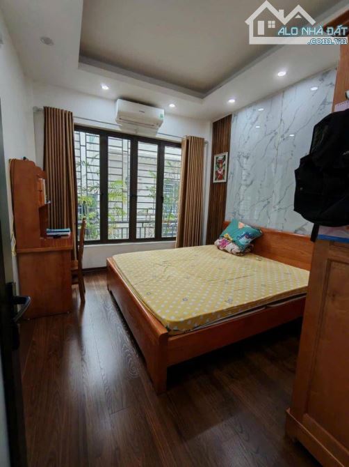 SIÊU PHẨM NGUYỄN ĐỨC CẢNH – 60M² X 5 TẦNG – Ô TÔ ĐỖ CỔNG – SỔ ĐỎ CHÍNH CHỦ – CHỈ 7,55 TỶ!