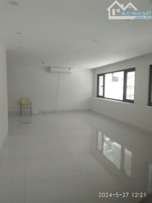 Cho thuê nhà mặt phố nguyên căn Ô Chợ Dừa , p Hoàn Cầu 120m2,5 tầng , 60t - 1
