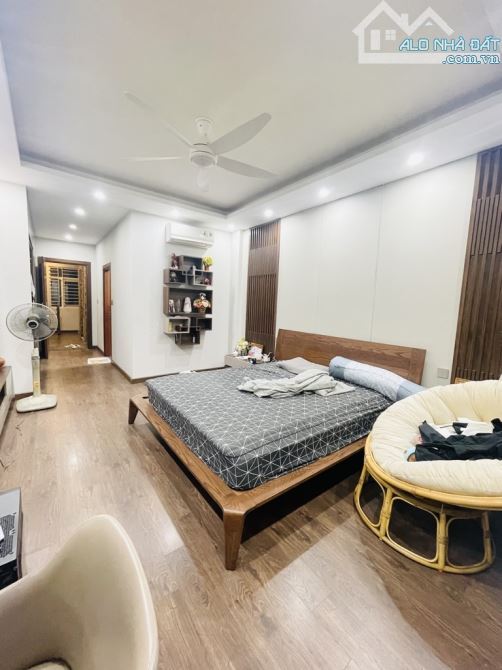 CỰC HIẾM! ĐỀN LỪ – 42M² X 5 TẦNG – Ô TÔ ĐỖ CỔNG – SỔ ĐỎ NỞ HẬU KHÔNG QH – CHỈ 7,8 TỶ!