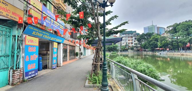 Hàng hiếm Cầu Giấy – Lô góc, view hồ, vị trí kinh doanh đắc địa – 85m² – 30 tỷ – Sổ đỏ vuô
