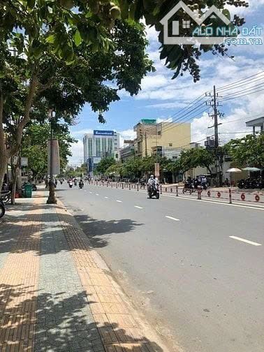 Cho thuê nhà mặt tiền đường Đồng Khởi trung tâm TP. Bến Tre, vị trí vàng kd đắc địa