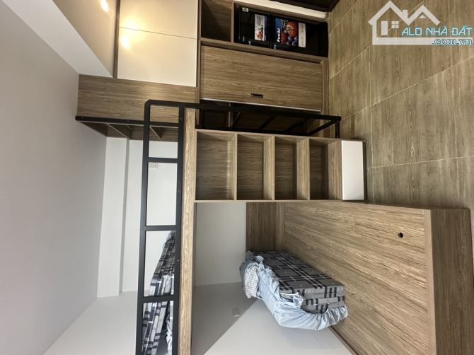 CCMN 55m2 Trương Định, 5 tầng, 8 phòng, dòng tiền 40tr/th. giá nhỉnh 9 tỷ