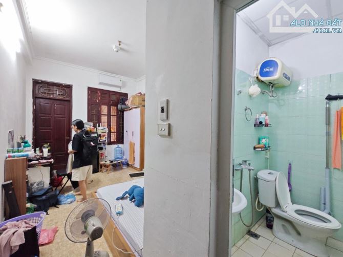 LÔ GÓC 3 THOÁNG ĐỊNH CÔNG, VỈA HÈ, 3 Ô TÔ TRÁNH ĐỖ, KD, DÂN XÂY Ô TÔ VÀO NHÀ