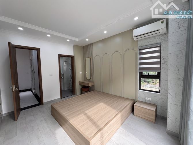 Siêu phẩm Kim Ngưu, 30m ra phố, mặt ngõ thông rộng, lô góc, 6 tầng thang máy.