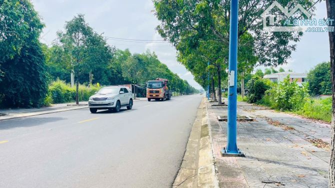 Chủ gủi bán lô góc 55m mặt tiền Tỉnh Lộ 52 xã Đất Đỏ - TP HCM. Dt: 4711m2 (55x118) hướng Đ - 4