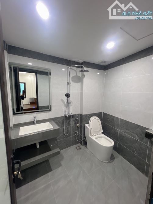 ĐẸP NHẤT THANH XUÂNMỘT NHÀ RA PHỐKINH DOANH, Ô TÔ VÀO NHÀ