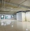 Cho thuê sàn văn phòng tầng 2 mặt phố Ngô Gia Tự - 185m², MT 7.5m, thang máy - 22 triệu/th