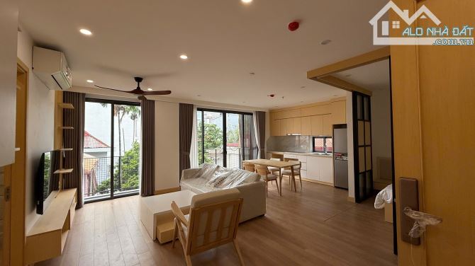 Cho thuê căn hộ cao cấp phố Đào Tấn-Ba Đình. DT70m2. 1 khách 1 ngủ. Có ban công. Ô tô đỗ