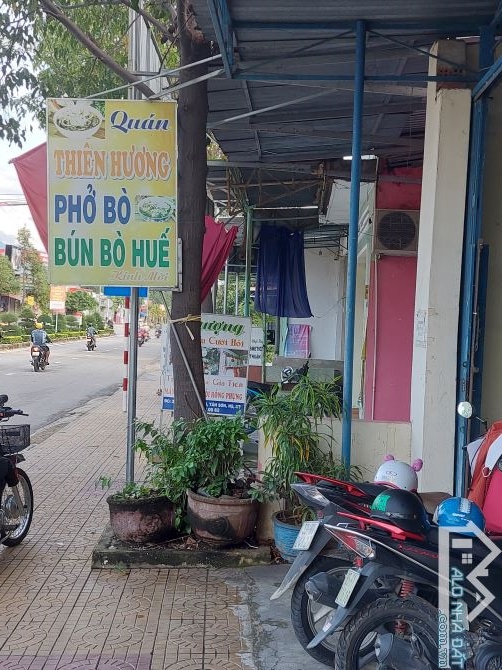 NHÀ BÁN hoặc CHO THUÊ NHÀ 2 MẶT TIỀN TẠI TRUNG TÂM THỊ TRẤN TÂN SƠN, NINH THUẬN