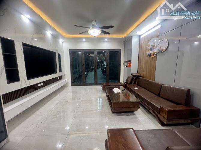 Bán Nhà Lương Khánh Thiện, Tân Mai– Phân Lô, Ngõ Oto–5T– 57 m – 13,8 tỷ