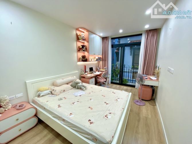 NHÀ THIẾT KẾ RIÊNG ĐẸP LONG LANH- PHỐ VIP- Ô CHỜ THANG MÁY- 5 TẦNG- Hơn 9 Tỷ