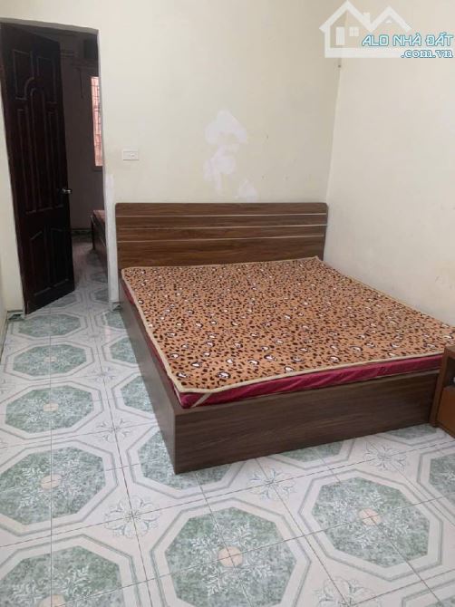 Bán tập thể Vật Tư Xi Măng - Quỳnh Lôi - Hai Bà Trưng - DT52m - 3 phòng ngủ - SD hơn 90m