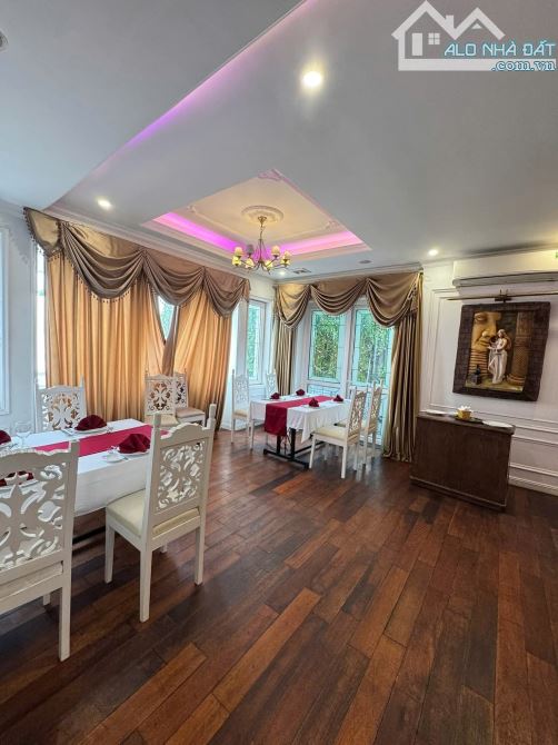 BIỆT THỰ 3 TẦNG NGHĨA ĐÔ CẦU GIẤY DT 270M MT 15M MP LÔ GÓC VỊ TRÍ KIM CƯƠNG KD VIP 210 TỶ