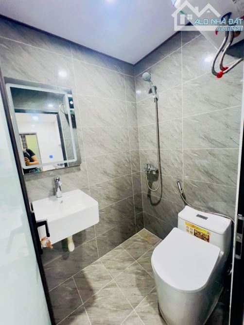 BÁN TẬP THỂ C. GÓC 2 TẦNG, Ô TÔ ĐỖ – MẶT PHỐ ĐẠI LA, HAI BÀ TRƯNG. 65M2 – 2PN. 3,42 TỶ