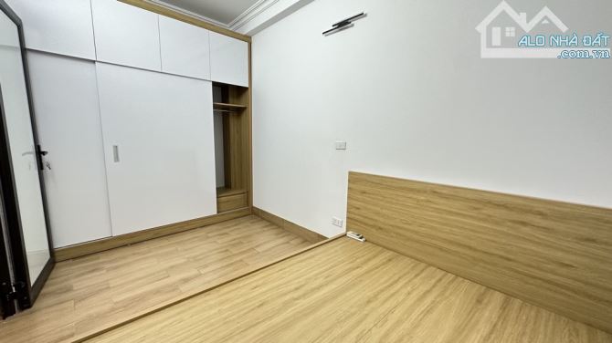 Bán Nhà 4T- Ô Tô vào nhà 45M- Nam Dư, Vĩnh Hưng 4 Ngủ, Tiện ích lớn- Nhỉnh 7 Tỷ (có TL)