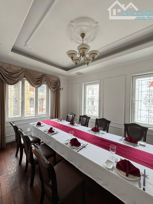 Bán Nhà Mặt Phố Nguyễn Khánh Toàn Cầu Giấy 265m2-4T MT15m LÔ GÓC 3 THOÁNG 210 Tỷ.