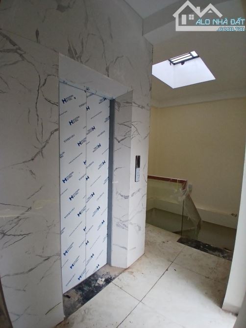 NHÀ MỚI TINH_THANG MÁY_GARA ÔTÔ_20M ÔTÔ TRÁNH_TT HAI BÀ_ DT 53m_5T_MT5.3_Giá 16.8 Tỷ