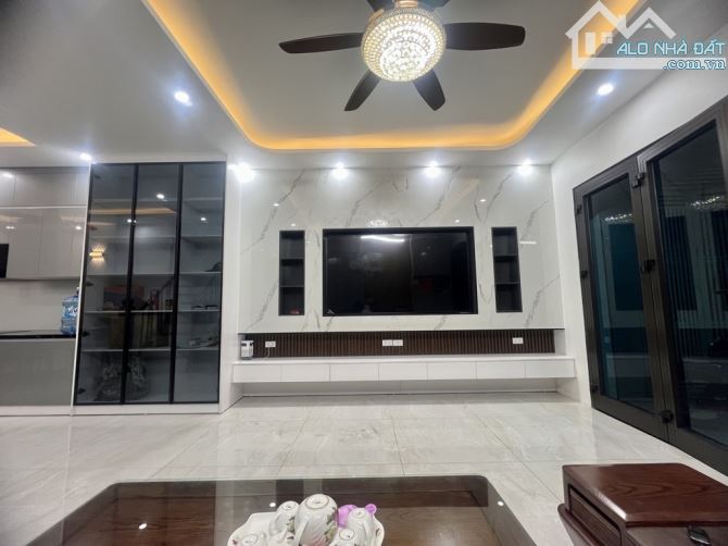 Bán Nhà Lương Khánh Thiện, Tân Mai– Phân Lô, Ngõ Oto–5T– 57 m – 13,8 tỷ