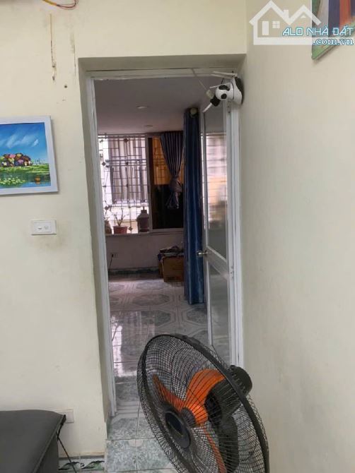 Bán tập thể Vật Tư Xi Măng - Quỳnh Lôi - Hai Bà Trưng - DT52m - 3 phòng ngủ - SD hơn 90m