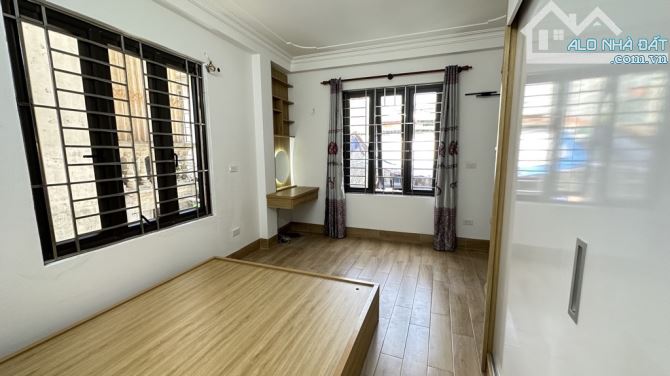 Bán Nhà 4T- Ô Tô vào nhà 45M- Nam Dư, Vĩnh Hưng 4 Ngủ, Tiện ích lớn- Nhỉnh 7 Tỷ (có TL)