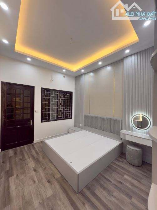 Bán nhà Trần Khát Chân 37m2, 5T, mt 4m gần phố, full nội thất, sổ đỏ riêng. Giá 7.99 tỷ