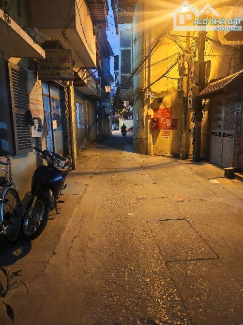 Bán tập thể Vật Tư Xi Măng - Quỳnh Lôi - Hai Bà Trưng - DT52m - 3 phòng ngủ - SD hơn 90m