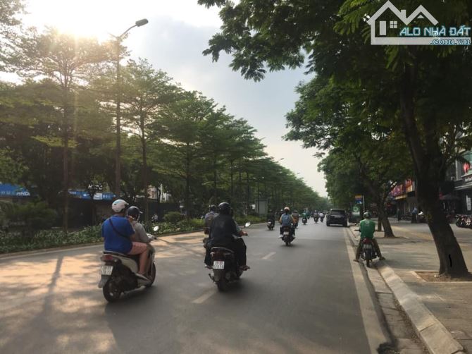 Bán Nhà Mặt Phố Nguyễn Khánh Toàn Cầu Giấy 265m2-4T MT15m LÔ GÓC 3 THOÁNG 210 Tỷ.