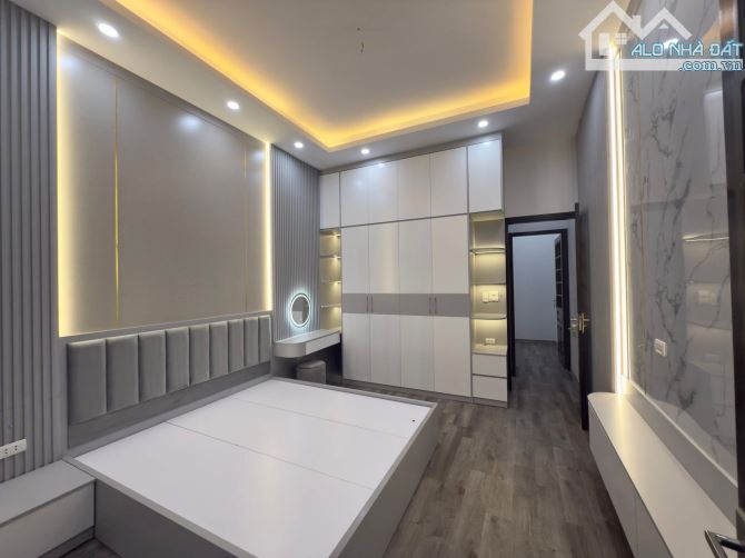 Bán nhà Trần Khát Chân 37m2, 5T, mt 4m gần phố, full nội thất, sổ đỏ riêng. Giá 7.99 tỷ