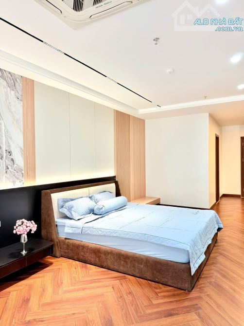 BÁN NHÀ DÂN XÂY - CẦU GIẤY - NHÀ HIẾM SIÊU ĐẸP - VÀI BƯỚC RA ĐƯỜNG LỚN - THANG MÁY