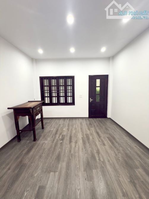 Bán nhà Trần Khát Chân 37m2, 5T, mt 4m gần phố, full nội thất, sổ đỏ riêng. Giá 7.99 tỷ