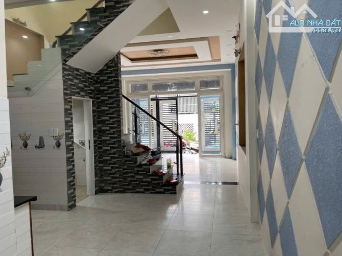 Bán nhà 3 tầng, 3PN,  đường Số 8, Linh Xuân, Thủ Đức, TP HCM. DT 60m2, Sổ hồng, giá 4.85