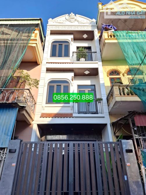 Nhà 3 tầng xây mới tinh độc lập; ngõ to hai ô tô tránh nhau khu Giải Phóng; 56m2; 3,38 Tỷ