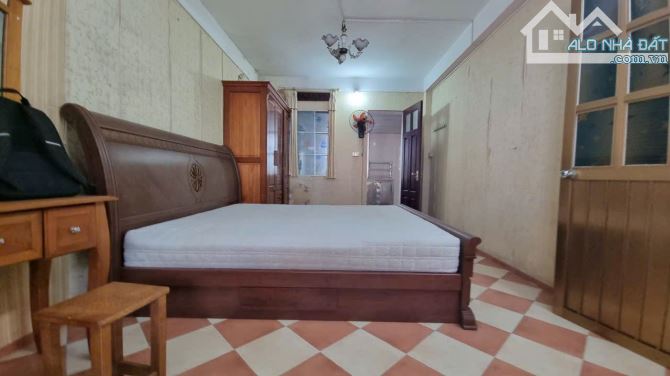 BÁN TẬP THỂ VIP ,TẦNG 3 KHÍ TƯỢNG THỦY VĂN, 95 CHÙA BỘC, ĐỐNG ĐA..70M2 – 2PN.4,15 TỶ